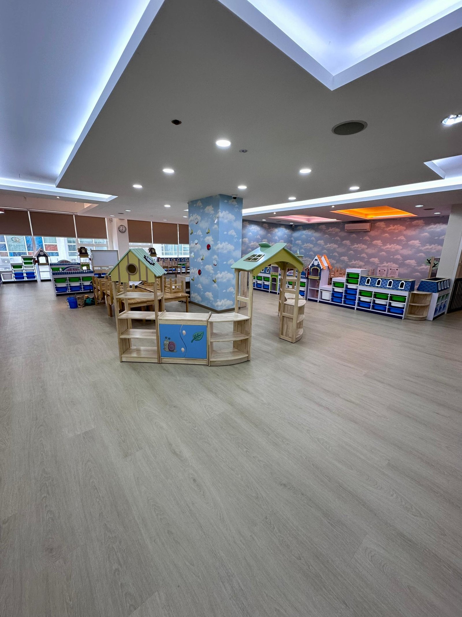 Queensfloor vs Avertonflooring