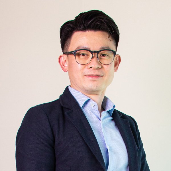 新管理层下的回归策略