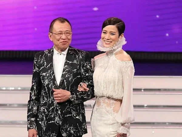 “佘诗曼立遗嘱”